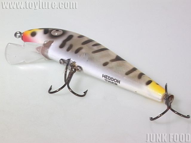 JUNK FOOD item: H-8661 マグナムタイガー