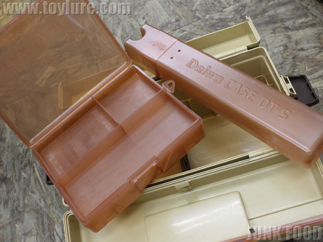 オールド ダイワ 大量セット タックルボックスごと送ります オールド ダイワ 大量セット タックルボックスごと送ります