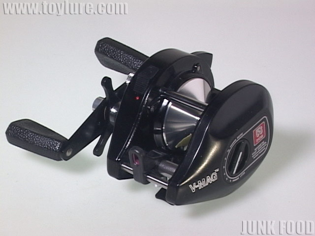 JUNK FOOD item: R-9632 キャスプロ Vマグ5 V-MAG5