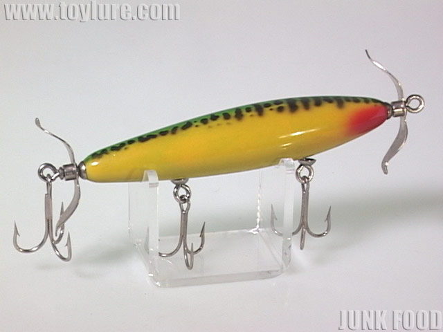 JUNK FOOD item: J-48022 ホッツィートッツィー Or.