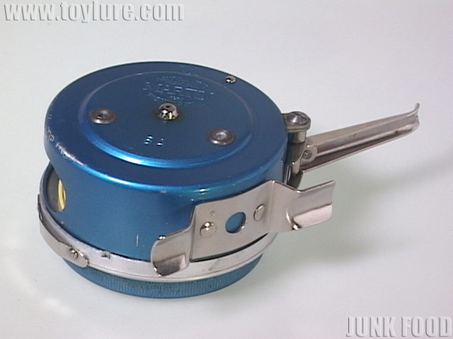 JUNK FOOD item: R-9834 8A オートマチックフライリール