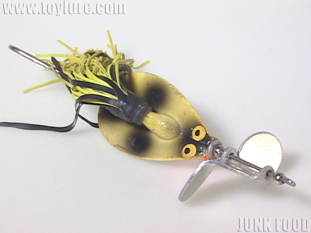 JUNK FOOD item: T-5978 Bionic-Buzzer バイオニックバザー