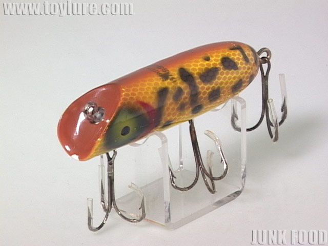 JUNK FOOD item: T-6172 Bass-Oreno バスオレノ