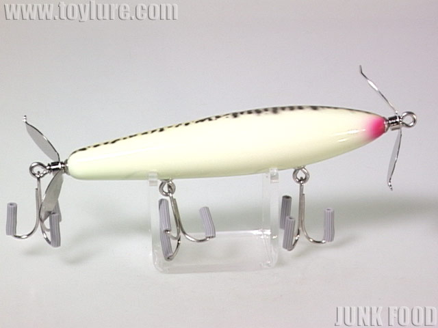 JUNK FOOD item: J-49219 ホッツィートッツィー Big