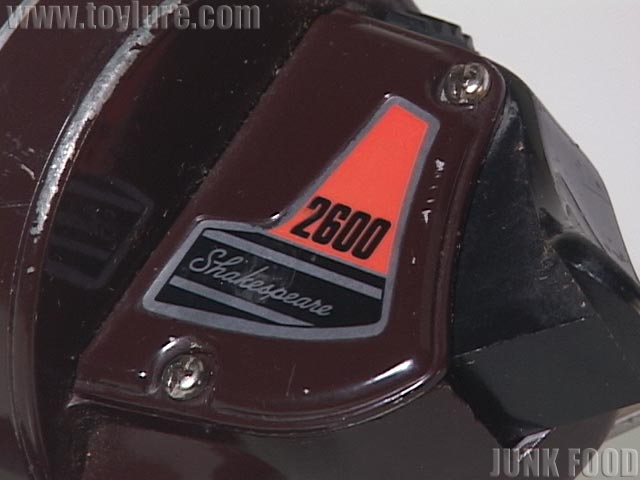 JUNK FOOD item: R-8820 2600
