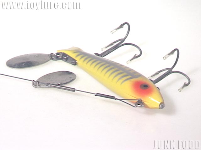 JUNK FOOD item: H-6551 Dowagiac Spook ドワジャックスプーク