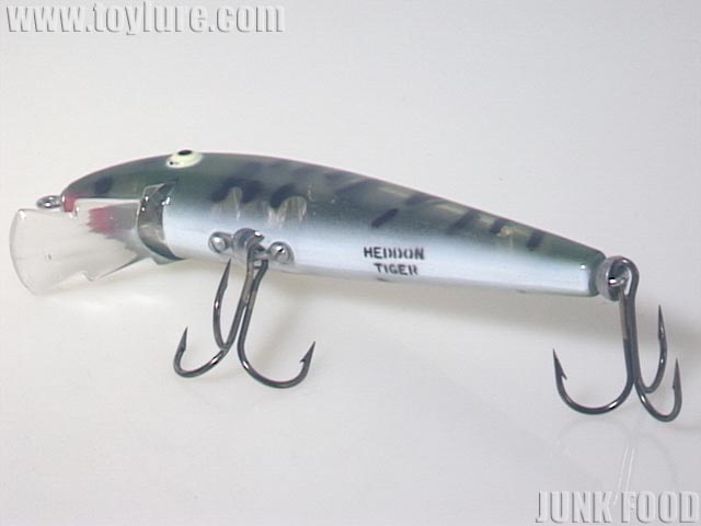JUNK FOOD item: H-6966 マグナムタイガー