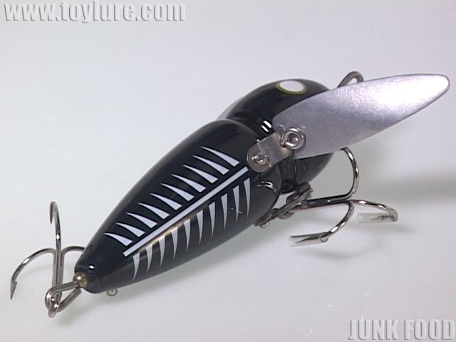 JUNK FOOD item: H-7214 マスキー クレイジークローラー