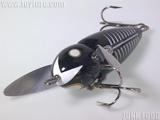 JUNK FOOD item: H-7214 マスキー クレイジークローラー