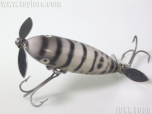 JUNK FOOD item: H-8046 Wounded Spook ウンデッドスプーク