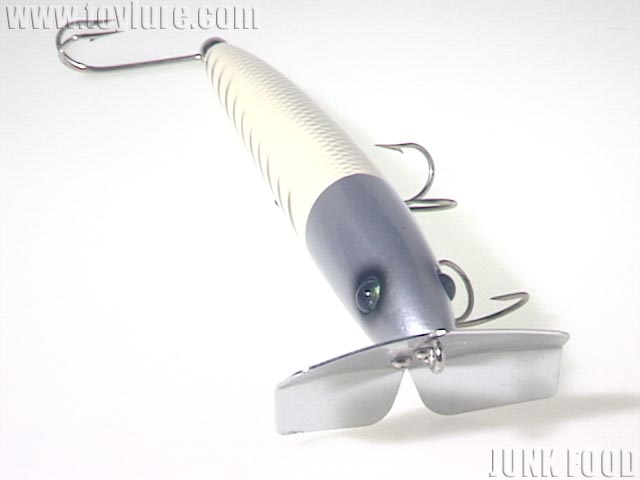 JUNK FOOD item: J-32561 アマゾン マレオパイレーツ
