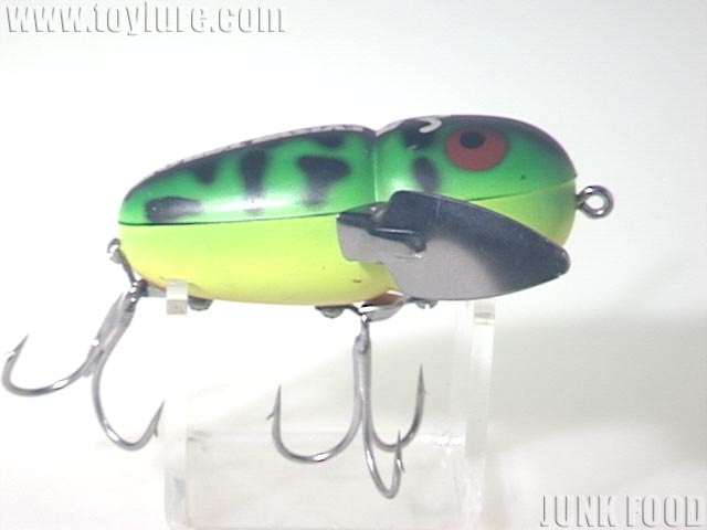 JUNK FOOD item: J-32982 クレイジークローラー エビス