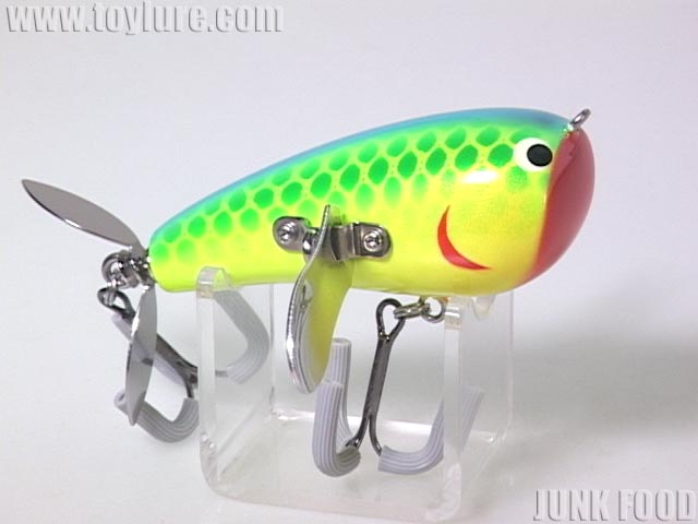 JUNK FOOD item: J-40094 ヤマトクローラー