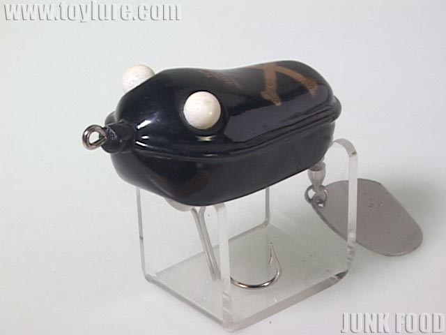 JUNK FOOD item: J-42974 マスキーウッド トイフロッグ JUNK FOOD item: J-42974 マスキーウッド トイフロッグ