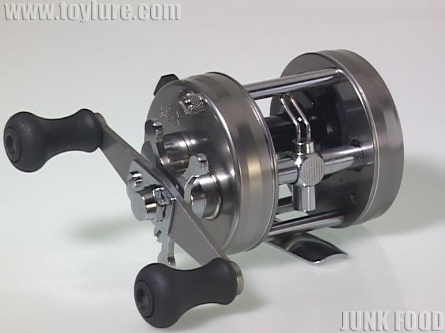 JUNK FOOD item: R-8218 Ambassadeur 2500CS ロケット アンバサダー