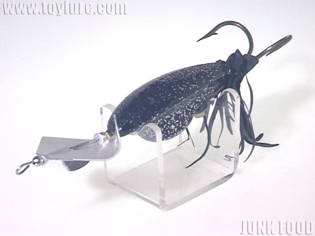 JUNK FOOD item: T-3056 Buzz'n-Cobra バズンコブラ