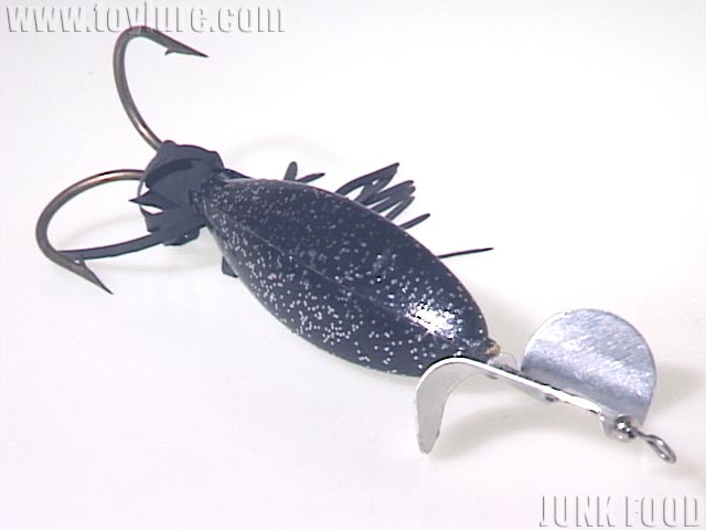 JUNK FOOD item: T-3056 Buzz'n-Cobra バズンコブラ