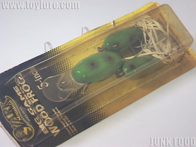 JUNK FOOD item: T-3882 Wood Frog ウッドフロッグ 5インチ