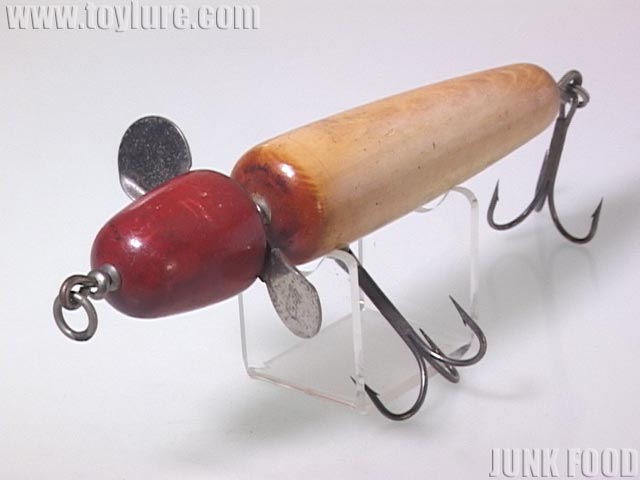 JUNK FOOD item: T-4275 Musky Globe マスキー グローブ